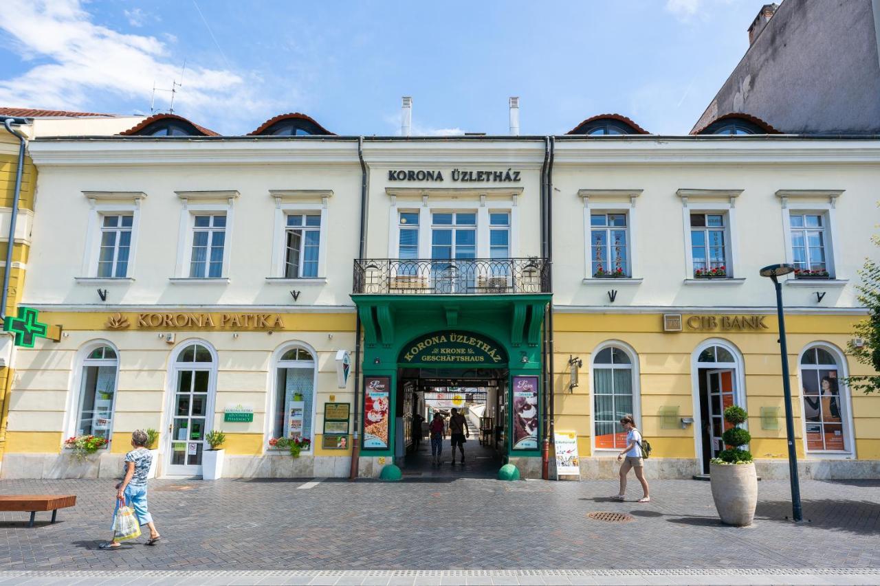 Weissmann Residence Sopron Bagian luar foto