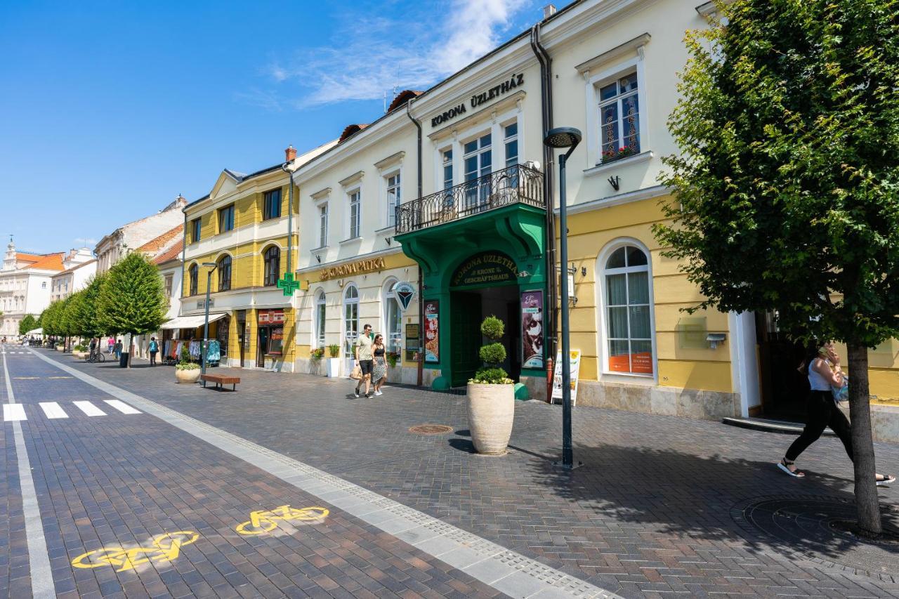 Weissmann Residence Sopron Bagian luar foto