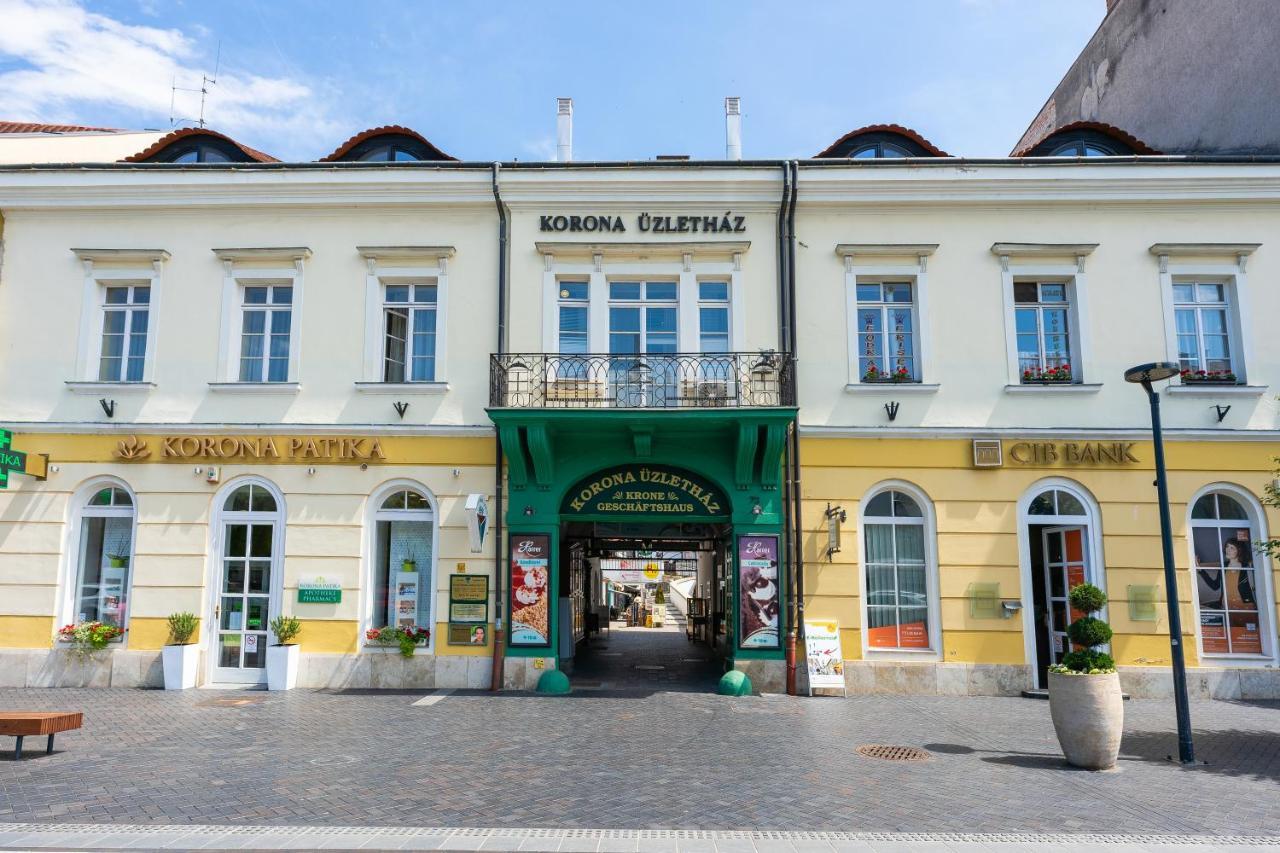 Weissmann Residence Sopron Bagian luar foto